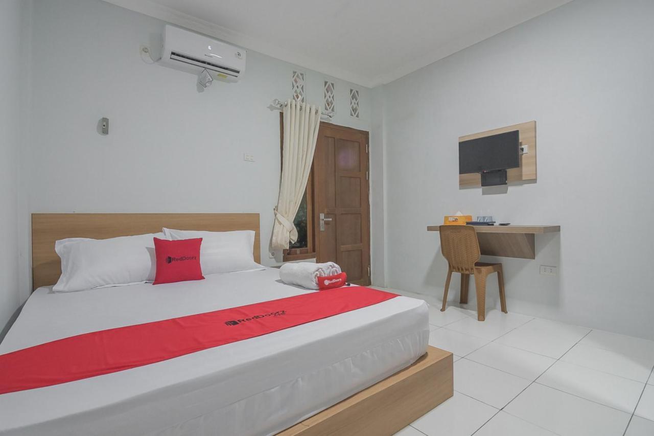 Reddoorz Near Rsud Dr Abdul Aziz Singkawang Exterior foto