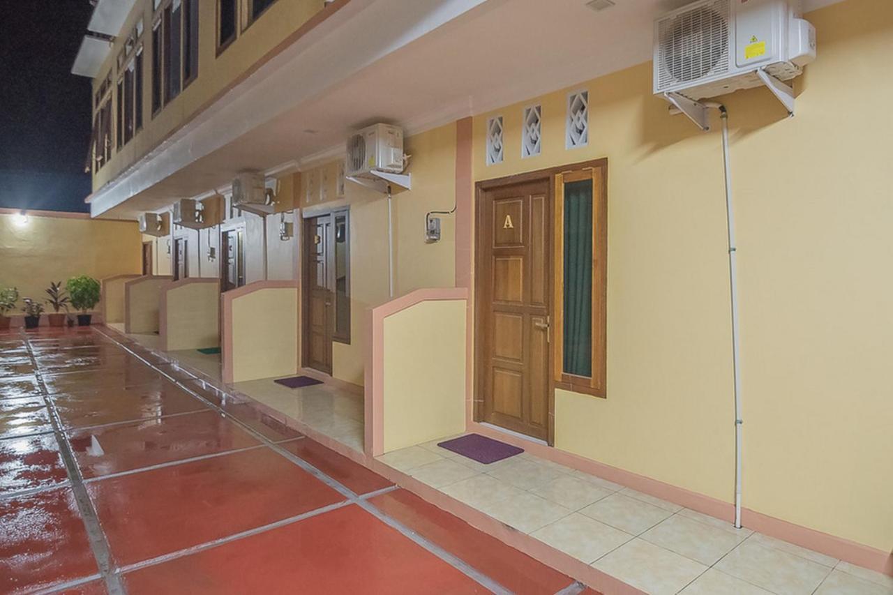 Reddoorz Near Rsud Dr Abdul Aziz Singkawang Exterior foto
